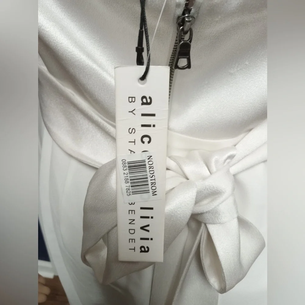 ALICE + OLIVIA
Primrose draped satin-paneled crepe halterneck jumpsuit - Picture 7 of 7